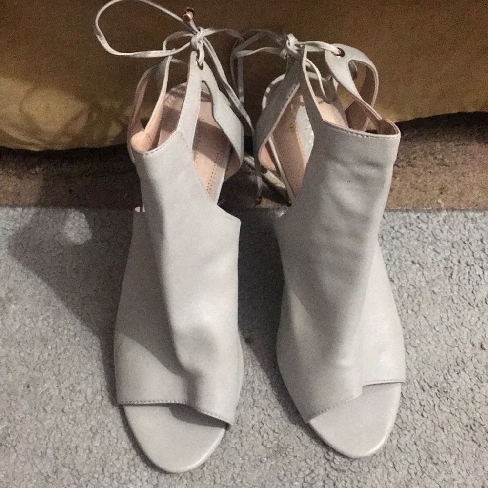 TopShop Beautiful Gray Heels